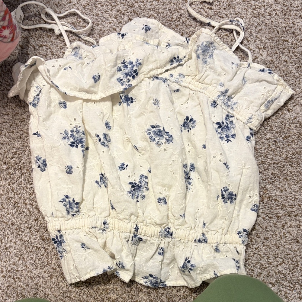 American Eagle Outfitters Ivory and Navy Floral Blouse